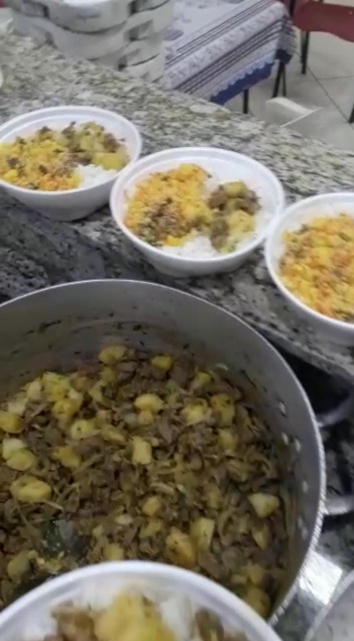 Entrega de Marmitex para pessoas em condições de rua